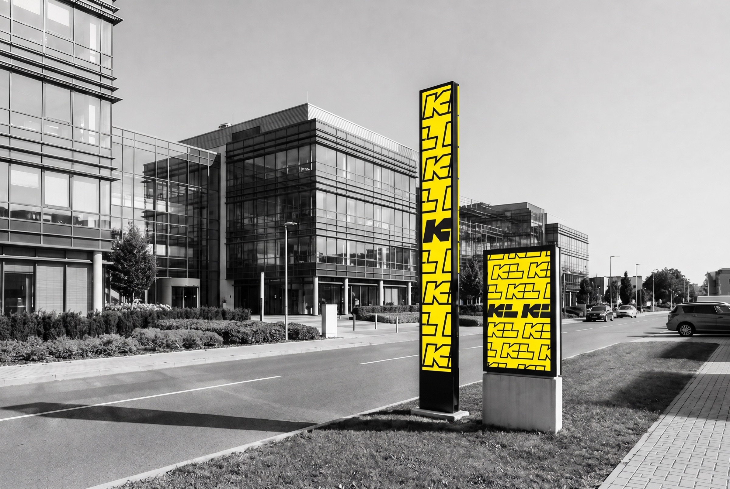 Pylone und Wegeleitsysteme